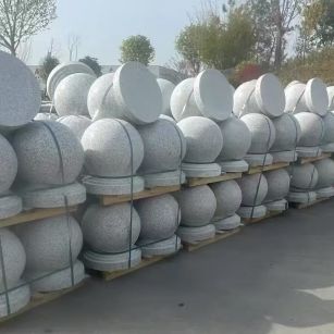 齐齐哈尔 白麻花岗岩石材圆球，石球，挡车球，隔离球，景观石球，风水球等