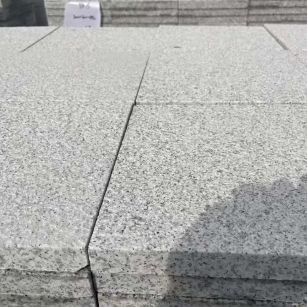 齐齐哈尔 白麻花岗岩石材推荐 荔枝面地铺石