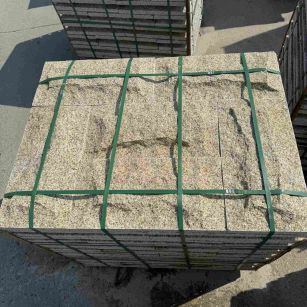 齐齐哈尔 黄金麻花岗岩石材自然面蘑菇石成品