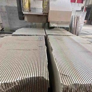 齐齐哈尔 车间生产日常，黄金麻白麻花岗岩