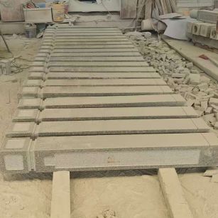 齐齐哈尔 芝麻白异形加工雕刻-栏杆大柱，方柱