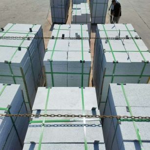 齐齐哈尔 芝麻白花岗岩5公分地铺石 花岗岩厂家工厂装车日常