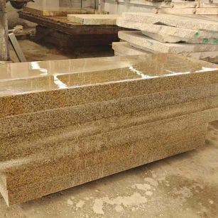 齐齐哈尔 黄金麻栏杆料半成品加工中