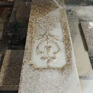 齐齐哈尔 黄金麻花岗岩异形加工雕刻栏杆大柱