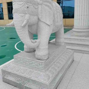 齐齐哈尔 白麻花岗岩动物异形石雕-大象