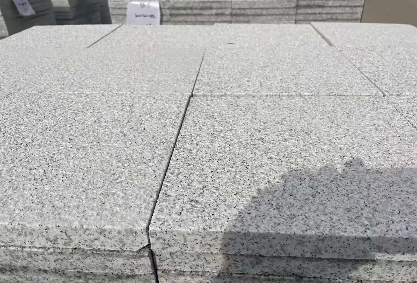 齐齐哈尔 白麻花岗岩石材推荐 荔枝面地铺石