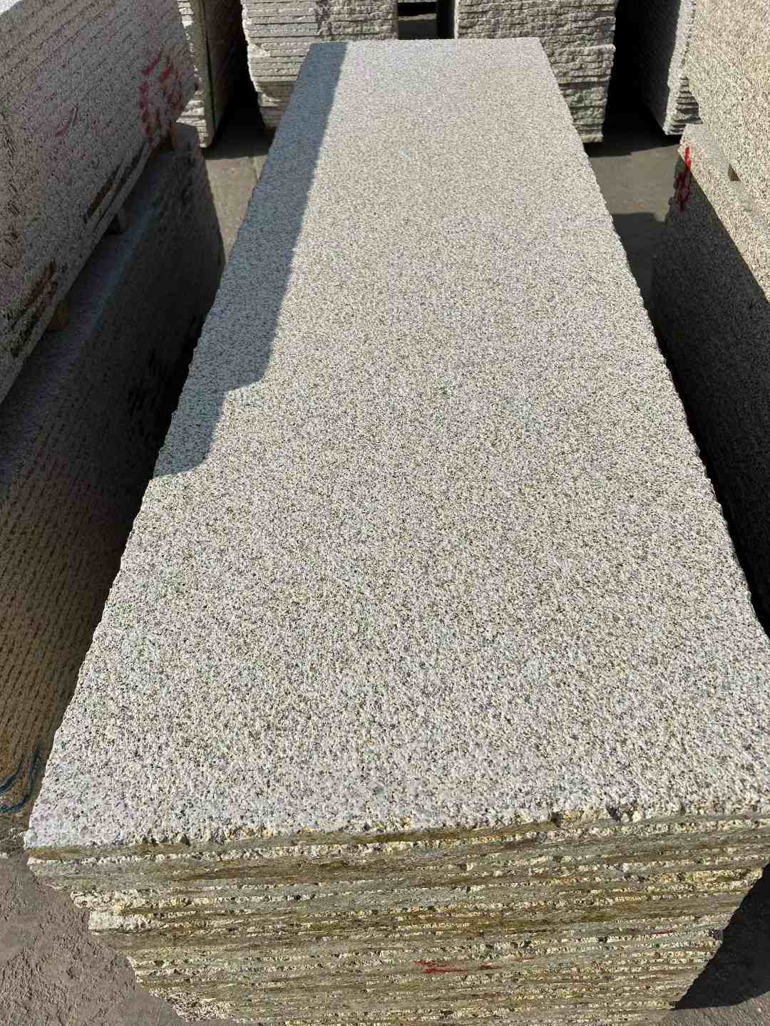 齐齐哈尔 黄金麻花岗岩荔枝面毛板，半成品