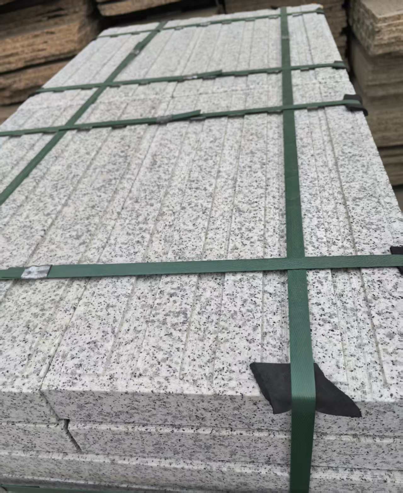 齐齐哈尔 白麻花岗岩直行盲道石，盲条，地铺石