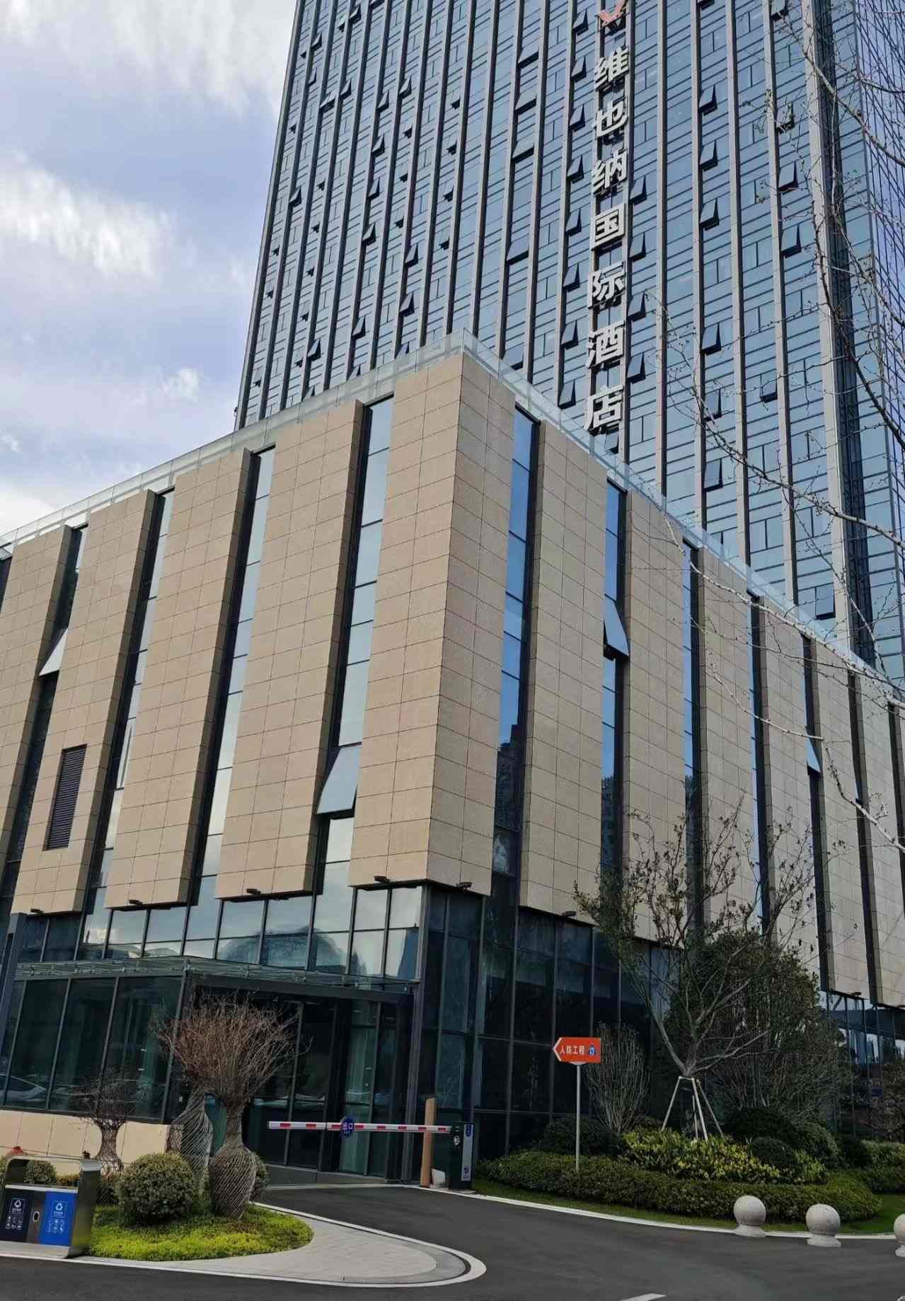 齐齐哈尔 黄金麻花岗岩外墙干挂