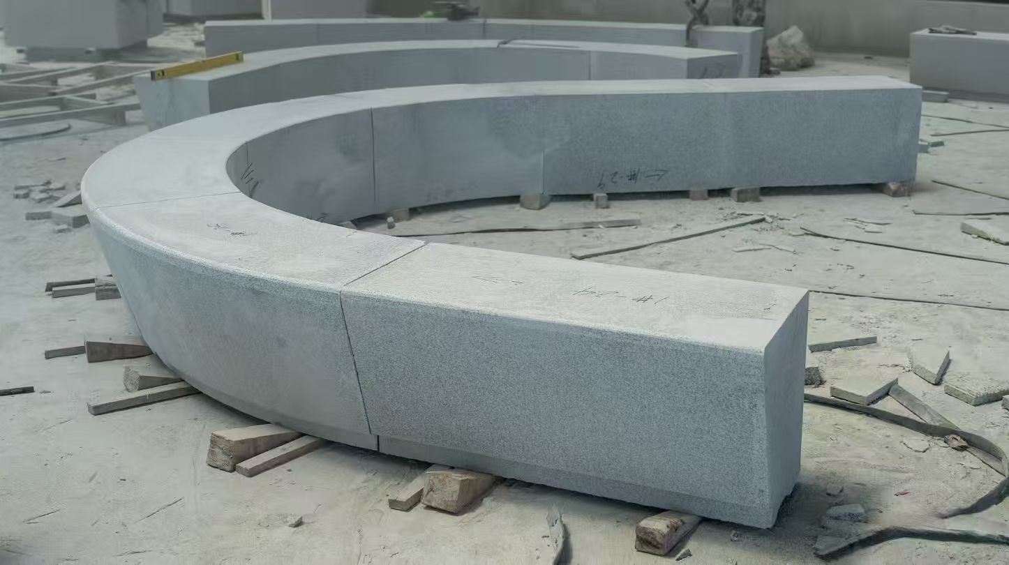 齐齐哈尔 芝麻白花岗岩光面弧形坐凳
