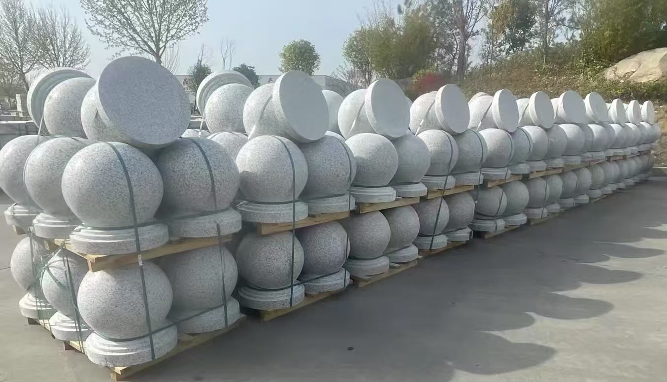 齐齐哈尔 白麻花岗岩石材圆球，石球，挡车球，隔离球，景观石球，风水球等