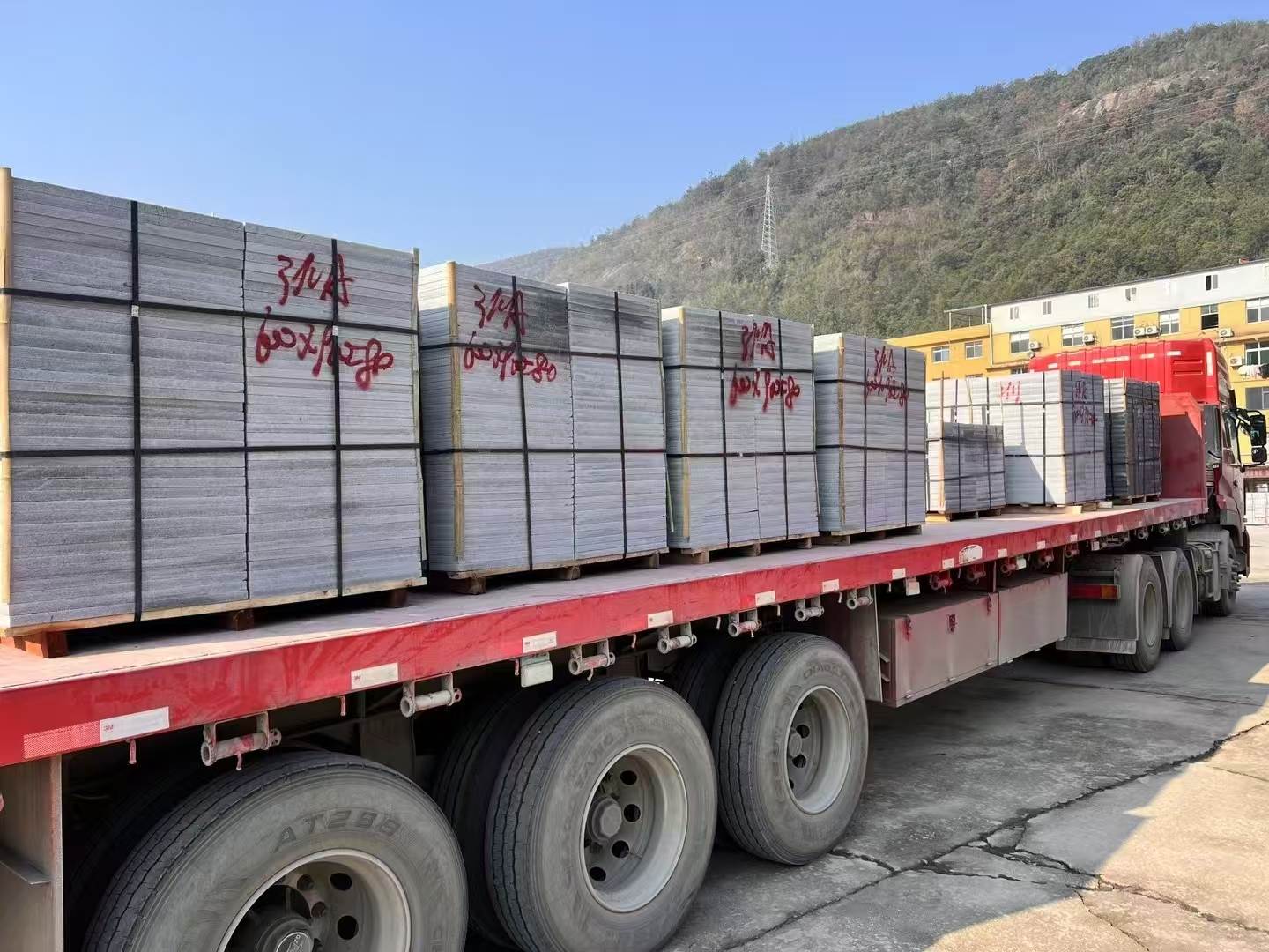 齐齐哈尔 芝麻灰地铺石出货日常