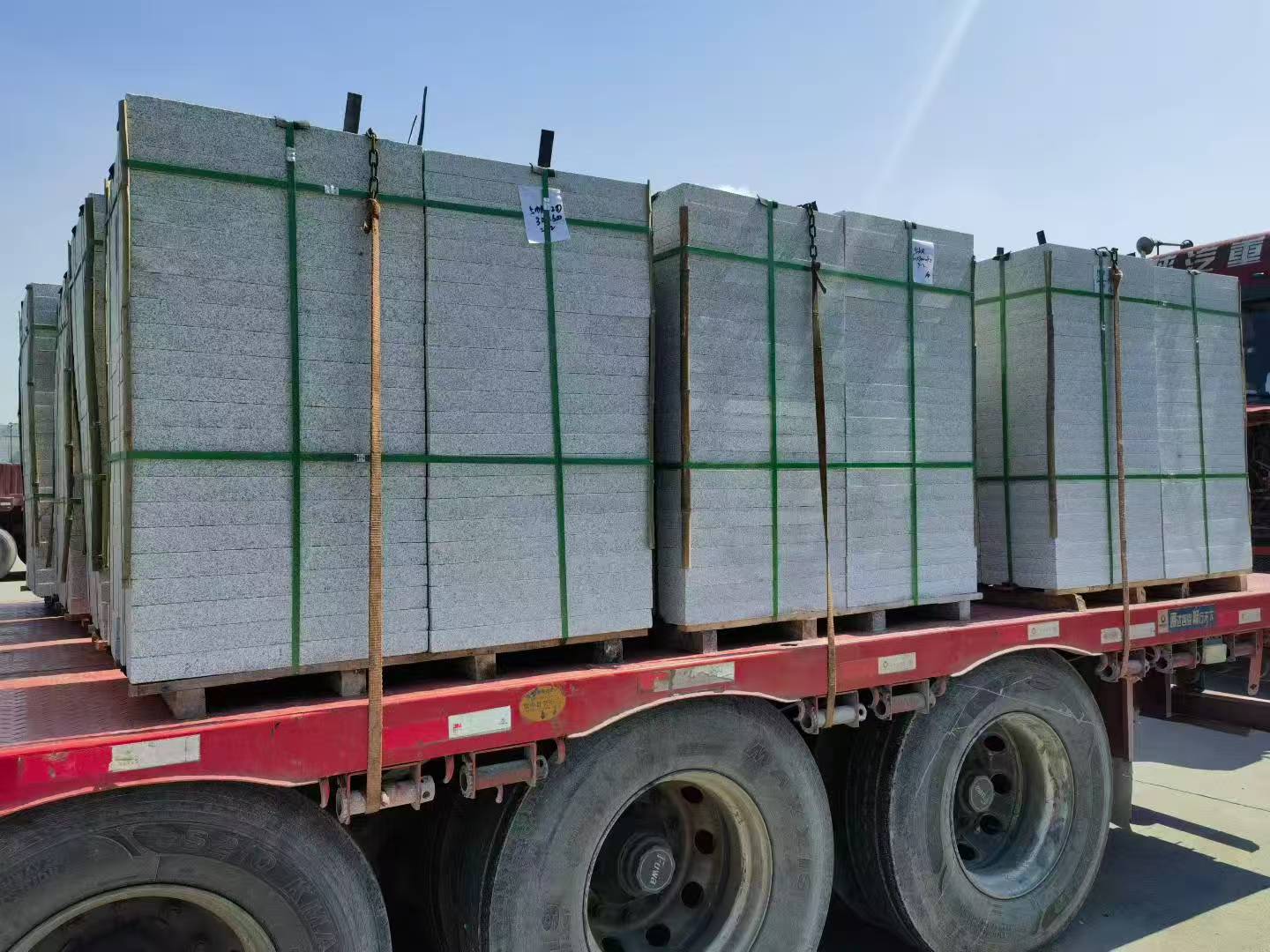 齐齐哈尔芝麻白花岗岩出货日常地铺石