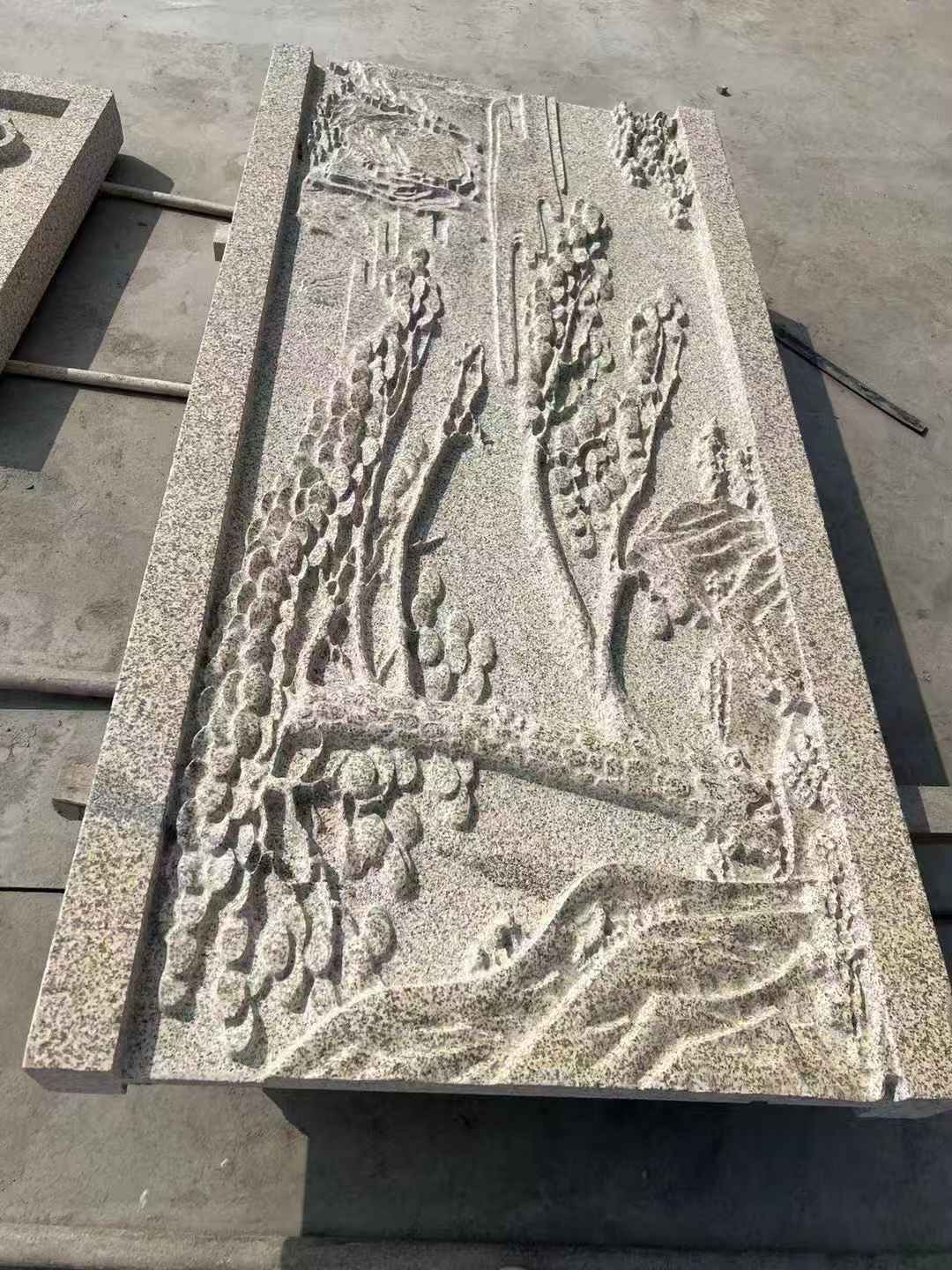 齐齐哈尔 黄金麻雕刻板浮雕迎客松