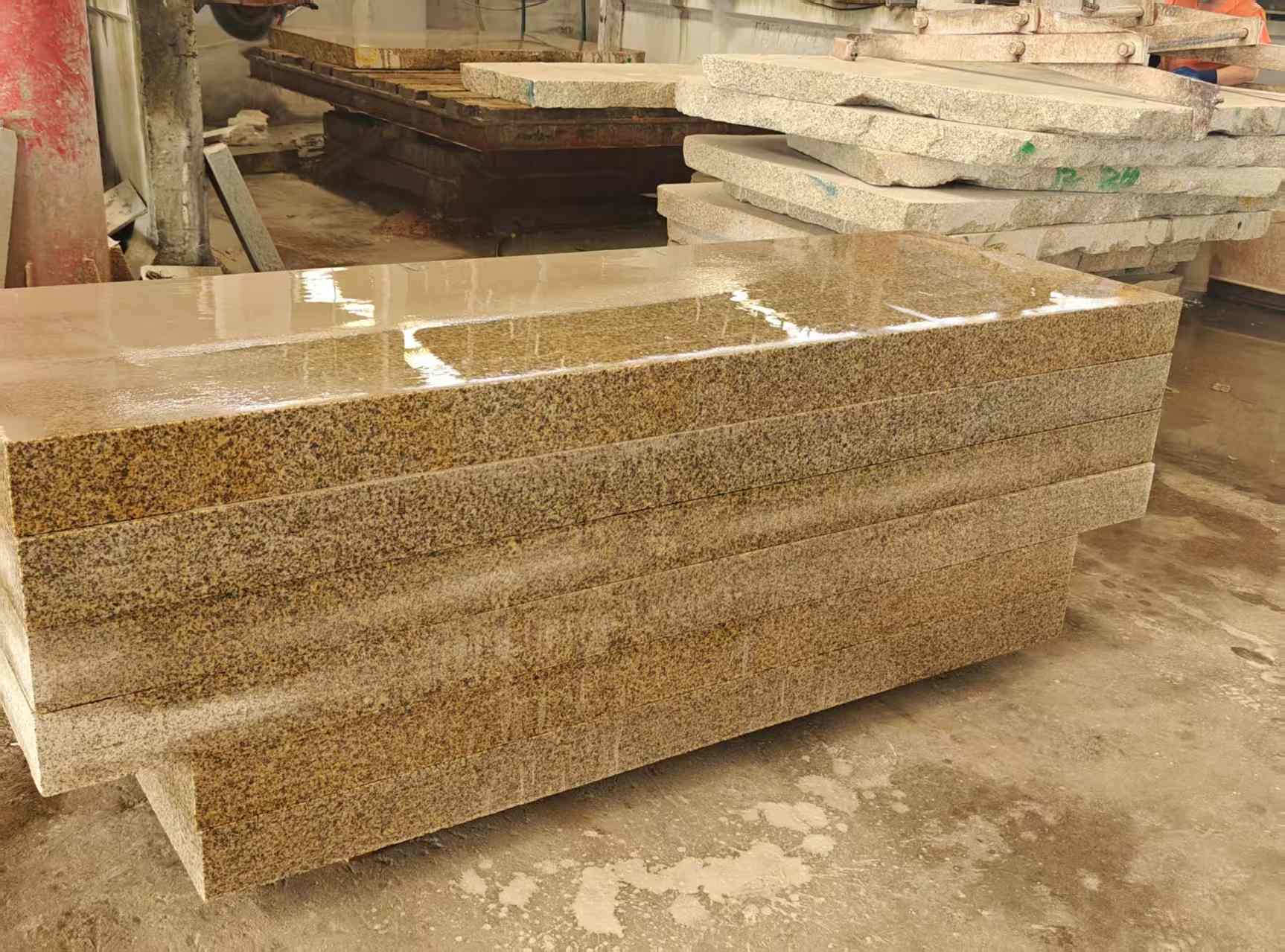 齐齐哈尔 黄金麻栏杆料半成品加工中